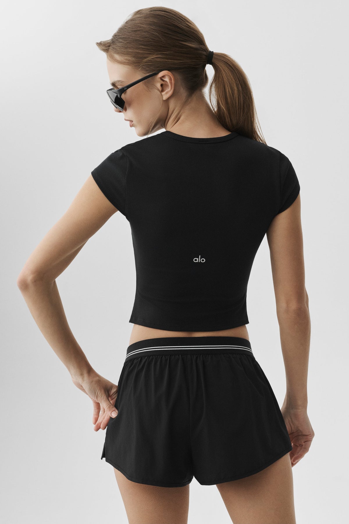 Alo Yoga Ribbed Modal Cap Sleeve Top - Black - imagen 2