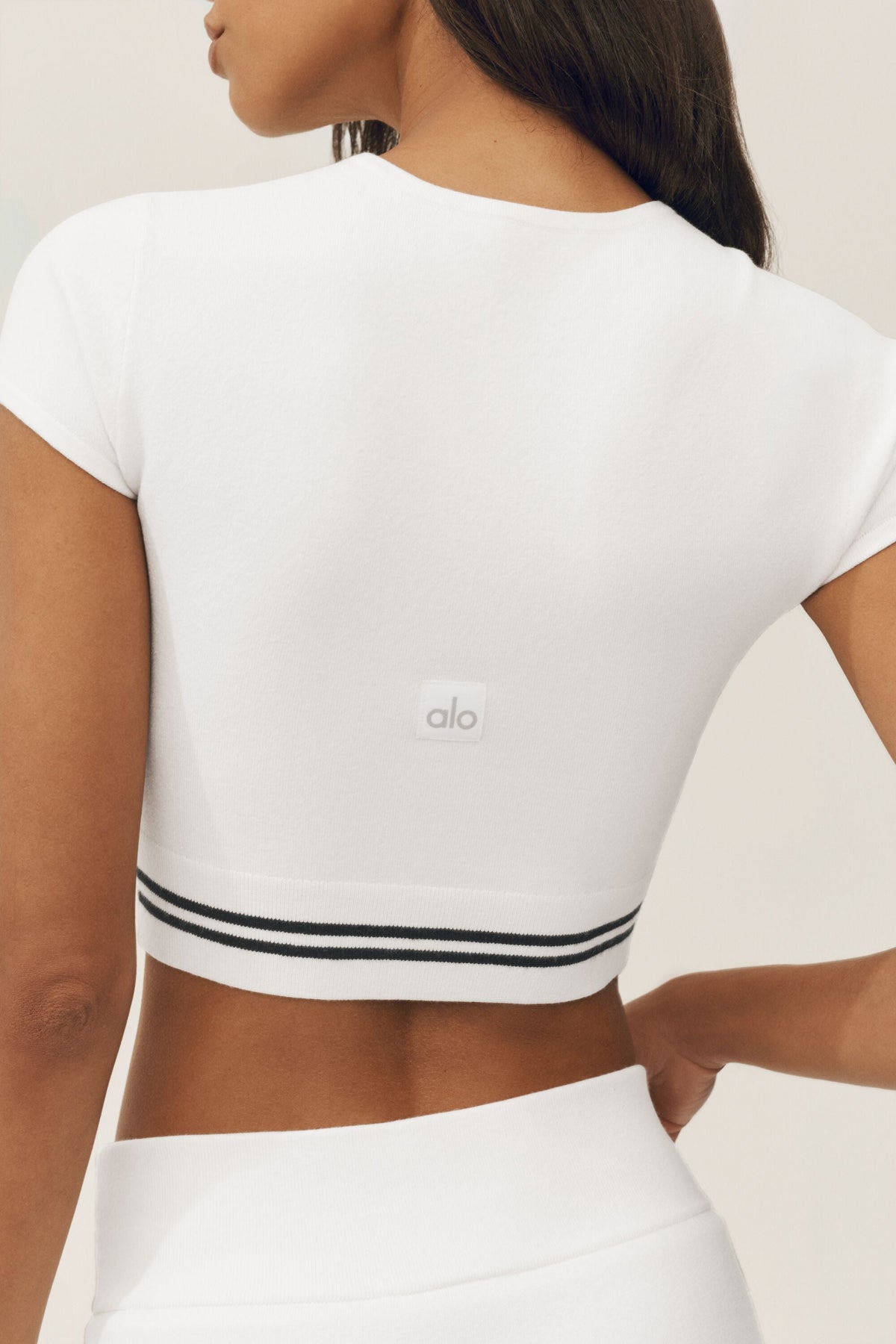 Alo Yoga Cotton Cashmere My Serve Short Sleeve - White/Black - imagen 2