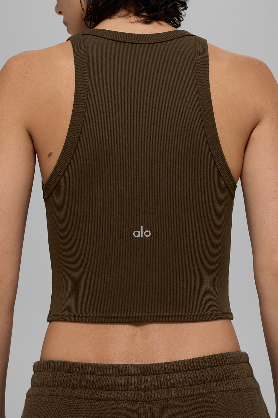 Alo Yoga Goddess Ribbed Go-To Tank - Espresso - imagen 5