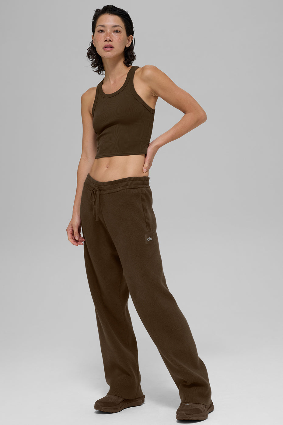 Alo Yoga Goddess Ribbed Go-To Tank - Espresso - imagen 6