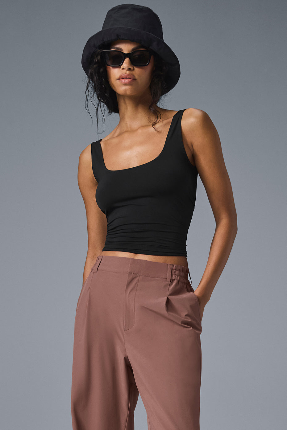 Alo Yoga Sheer Glow Tank - Black - imagen 1
