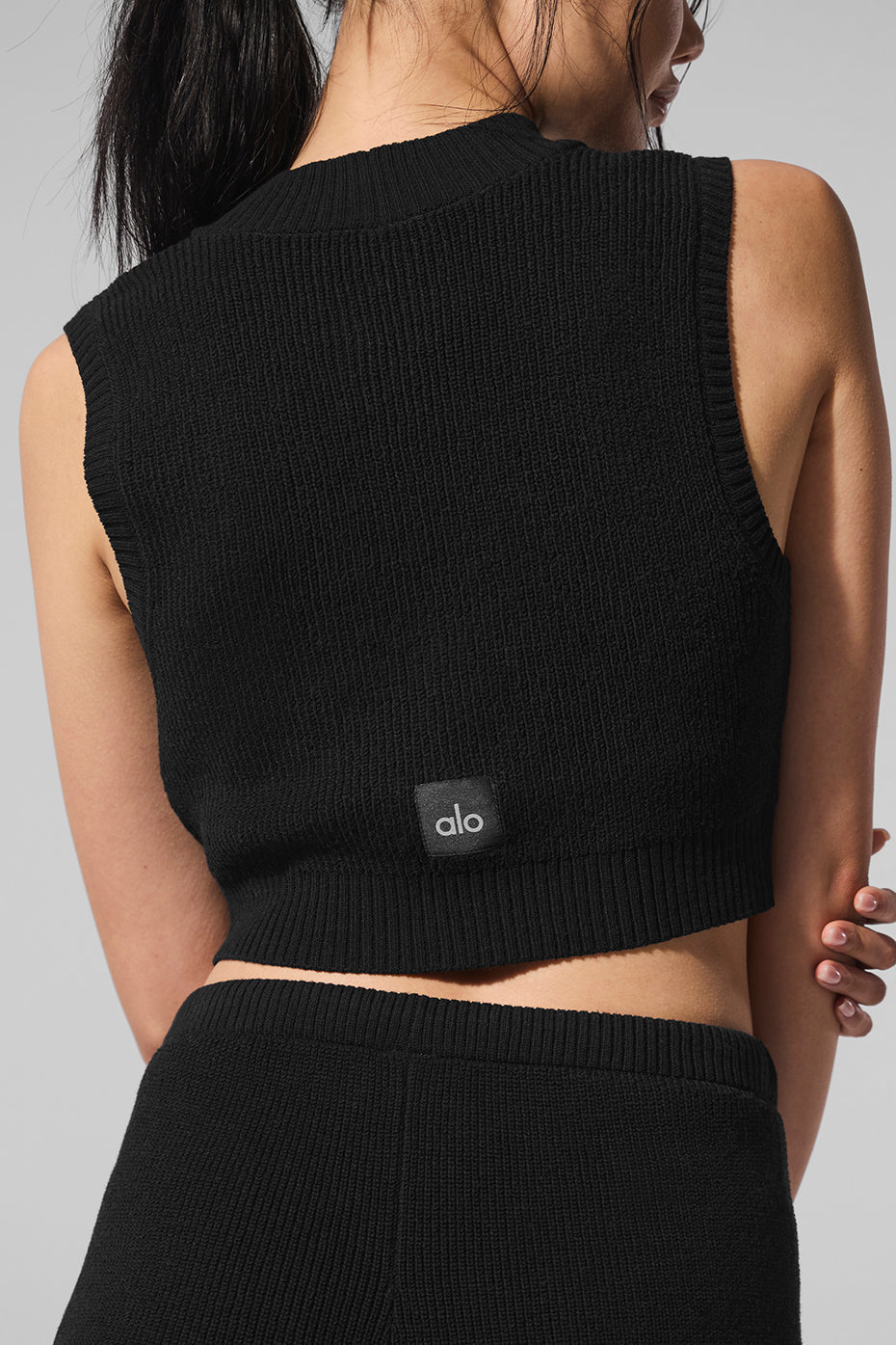 Alo Yoga Supernatural Sweater Tank - Black - imagen 4