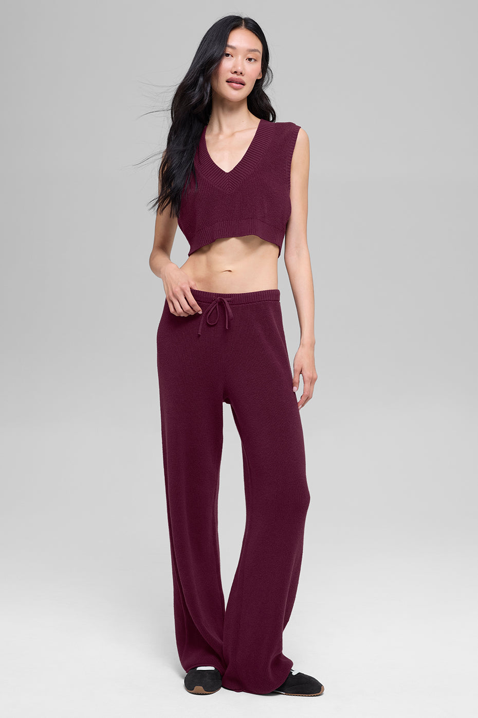 Alo Yoga Supernatural Sweater Tank - Burgundy - imagen 5