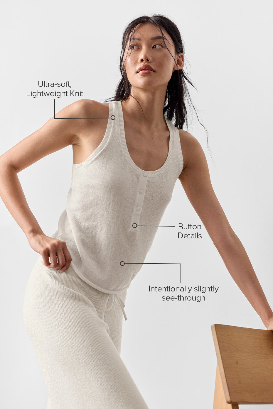 Alo Yoga Supernatural Sweater Henley Tank - Ivory - imagen 2