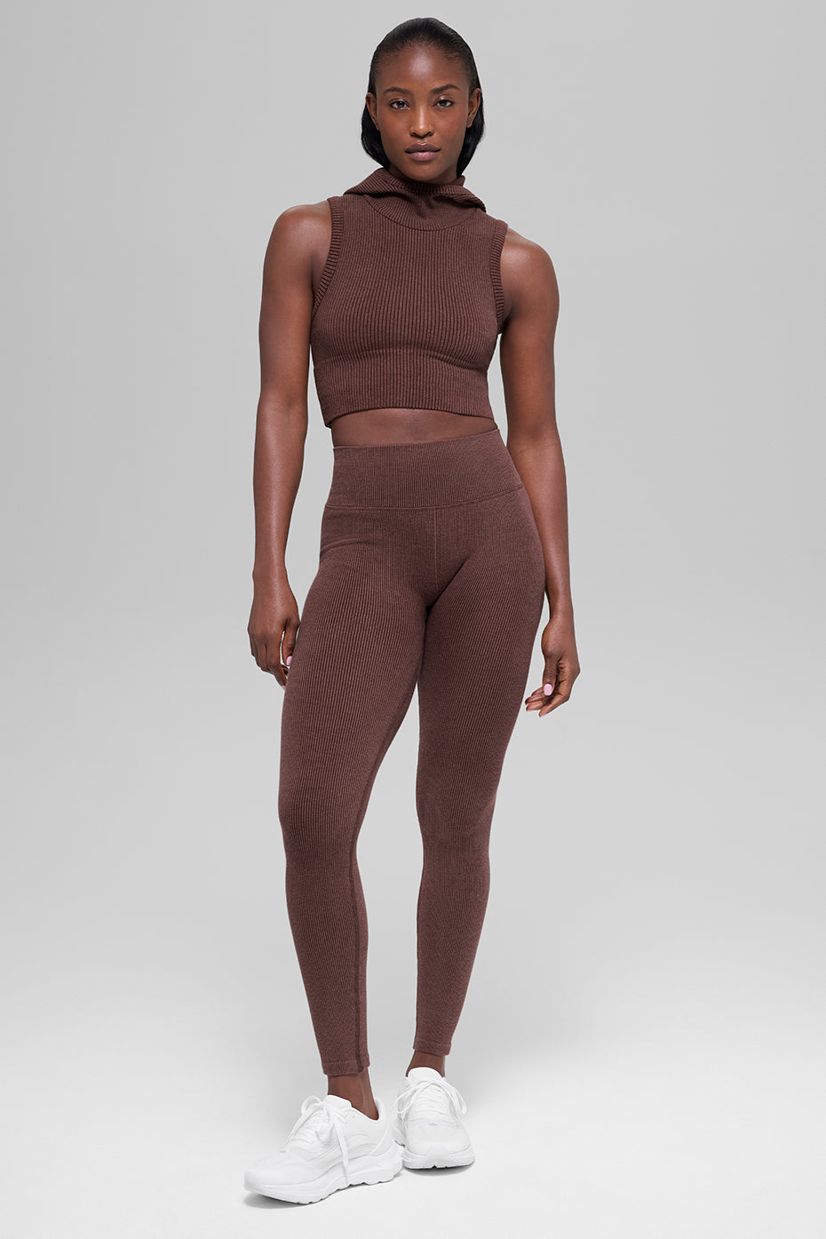 Alo Yoga Seamless Two Tone Rib Hooded Vest - Brownstone Heather - imagen 4