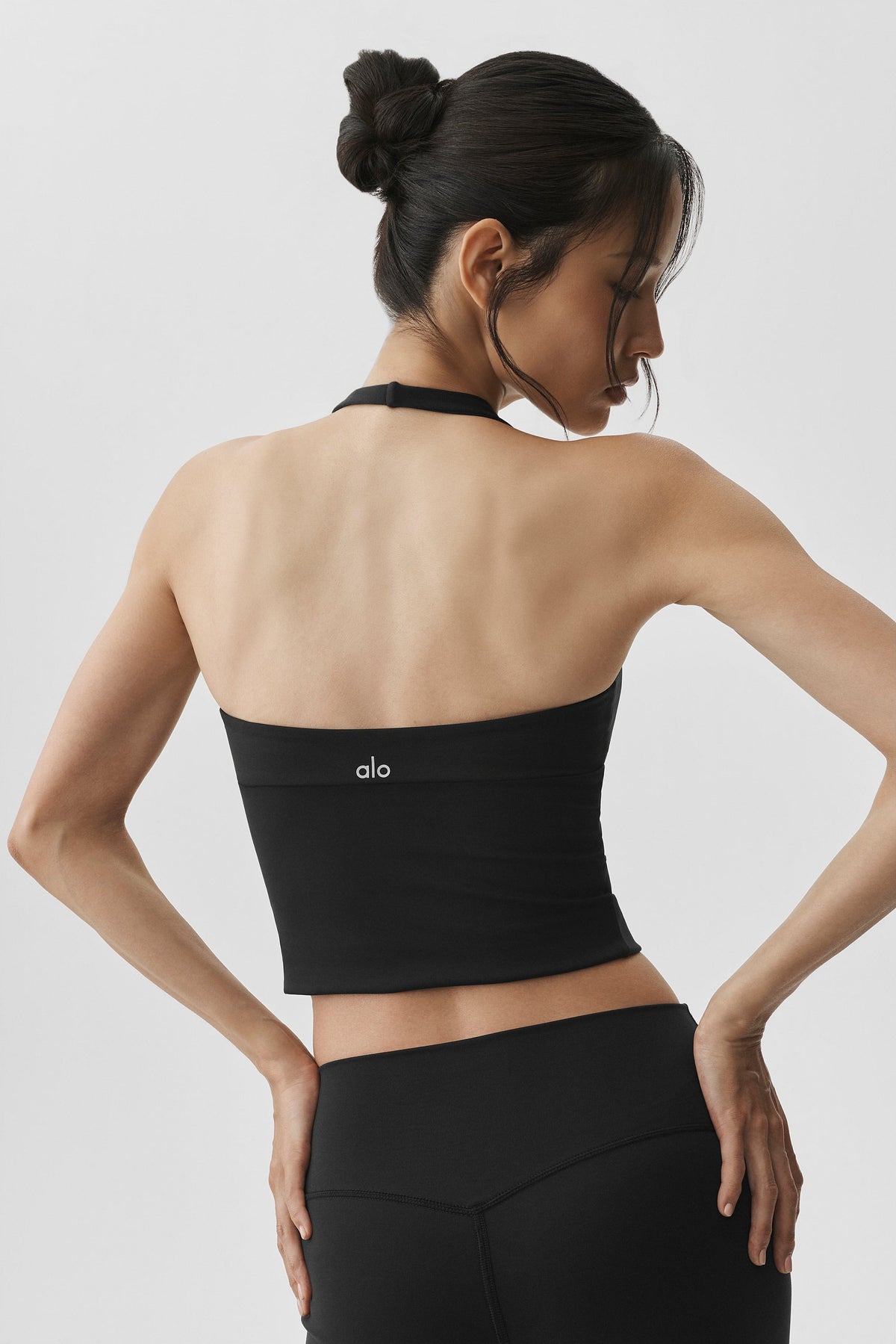 Alo Yoga ALO Softsculpt Precision Halter Tank - Black - imagen 3
