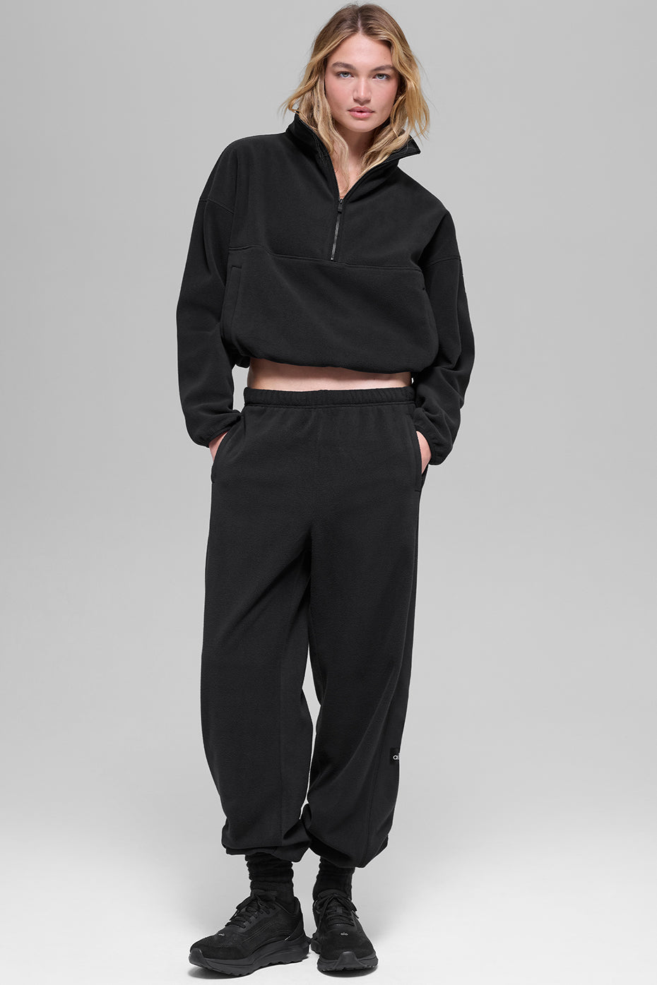 Alo Yoga Polar Fleece Retreat Cover Up - Black - imagen 6