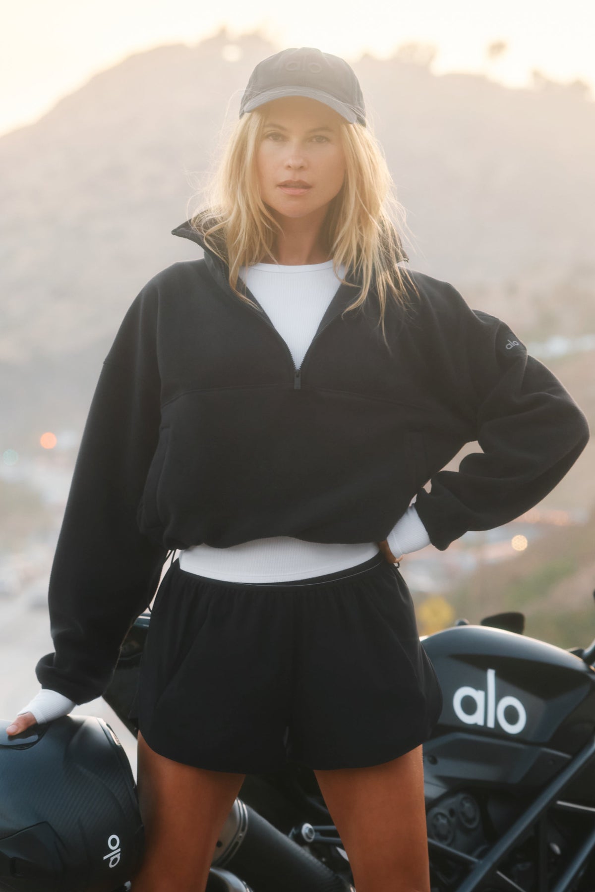 Alo Yoga Polar Fleece Retreat Cover Up - Black - imagen 1
