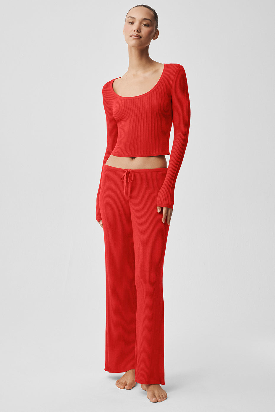 Alo Yoga Sweater Knit Unwind Long Sleeve - Bright Red - imagen 5