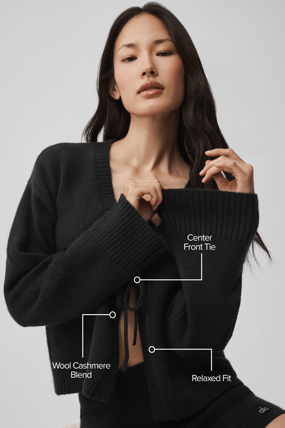 Alo Yoga Wool Cashmere New Class Tie Cardigan - Black - imagen 2