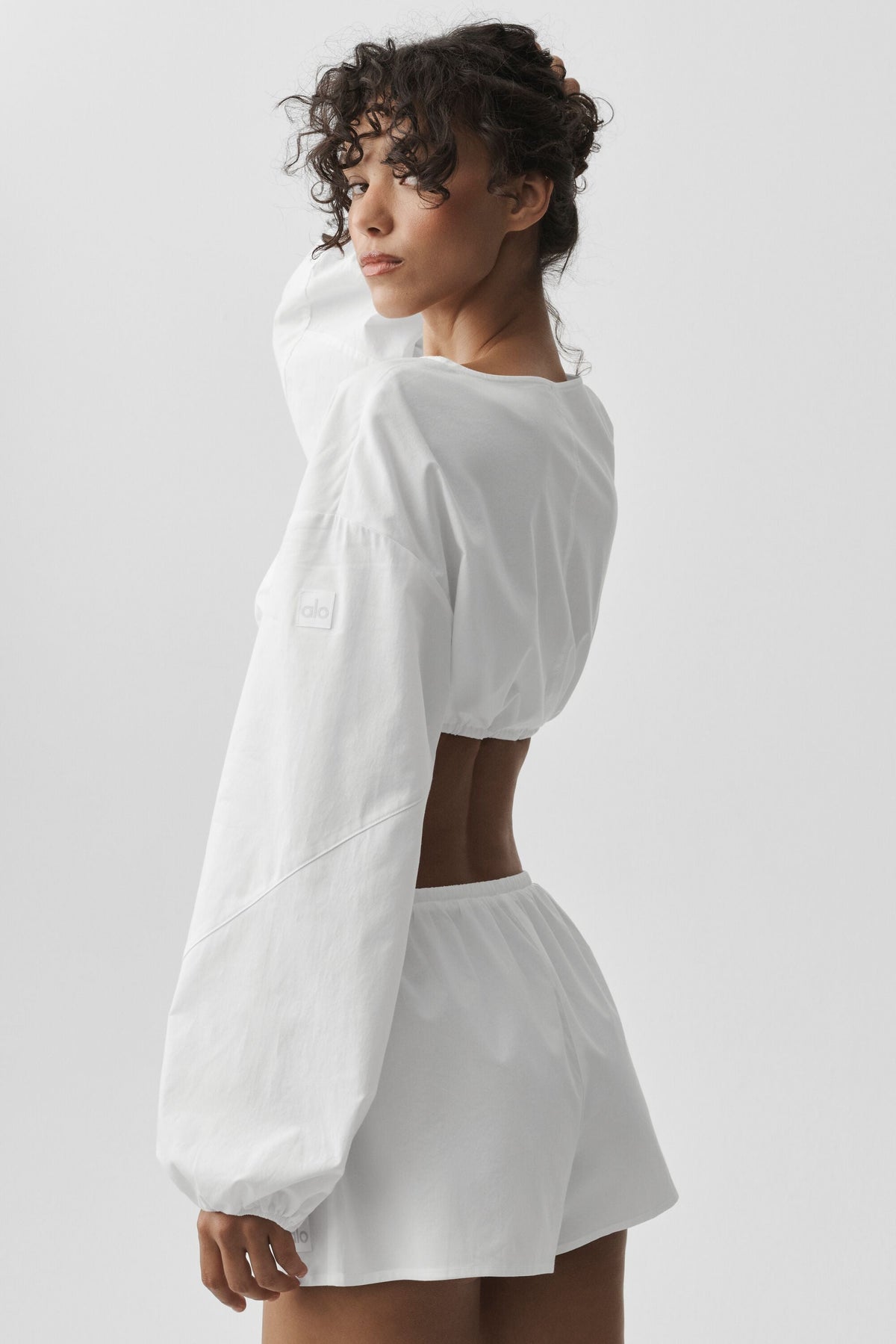 Alo Yoga Cotton Cropped Real Deal Long Sleeve - White - imagen 3