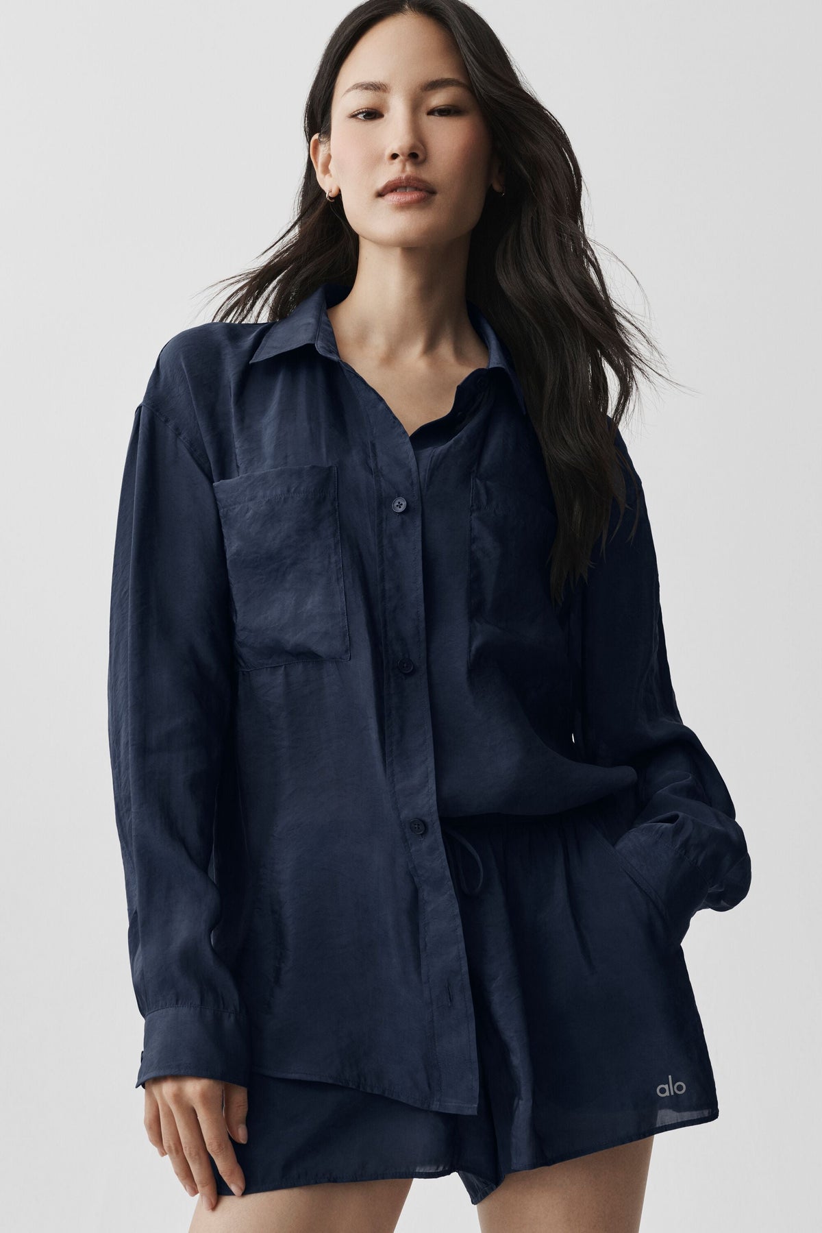 Alo Yoga Semi-Sheer Golden Hour Button Down Long Sleeve - Navy - imagen 3