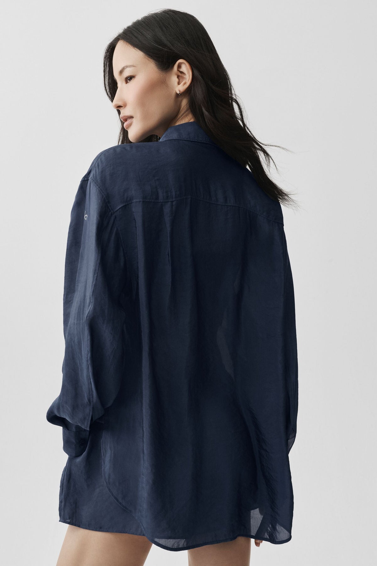 Alo Yoga Semi-Sheer Golden Hour Button Down Long Sleeve - Navy - imagen 4