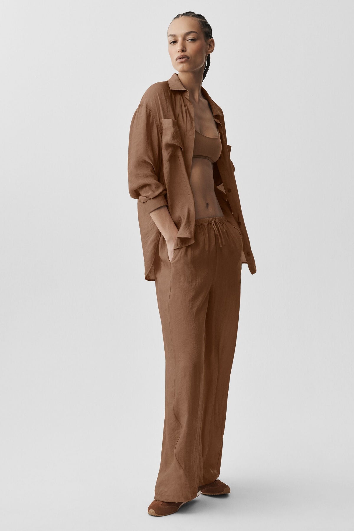 Alo Yoga Semi-Sheer Golden Hour Button Down Long Sleeve - Sun Kissed Brown - imagen 5