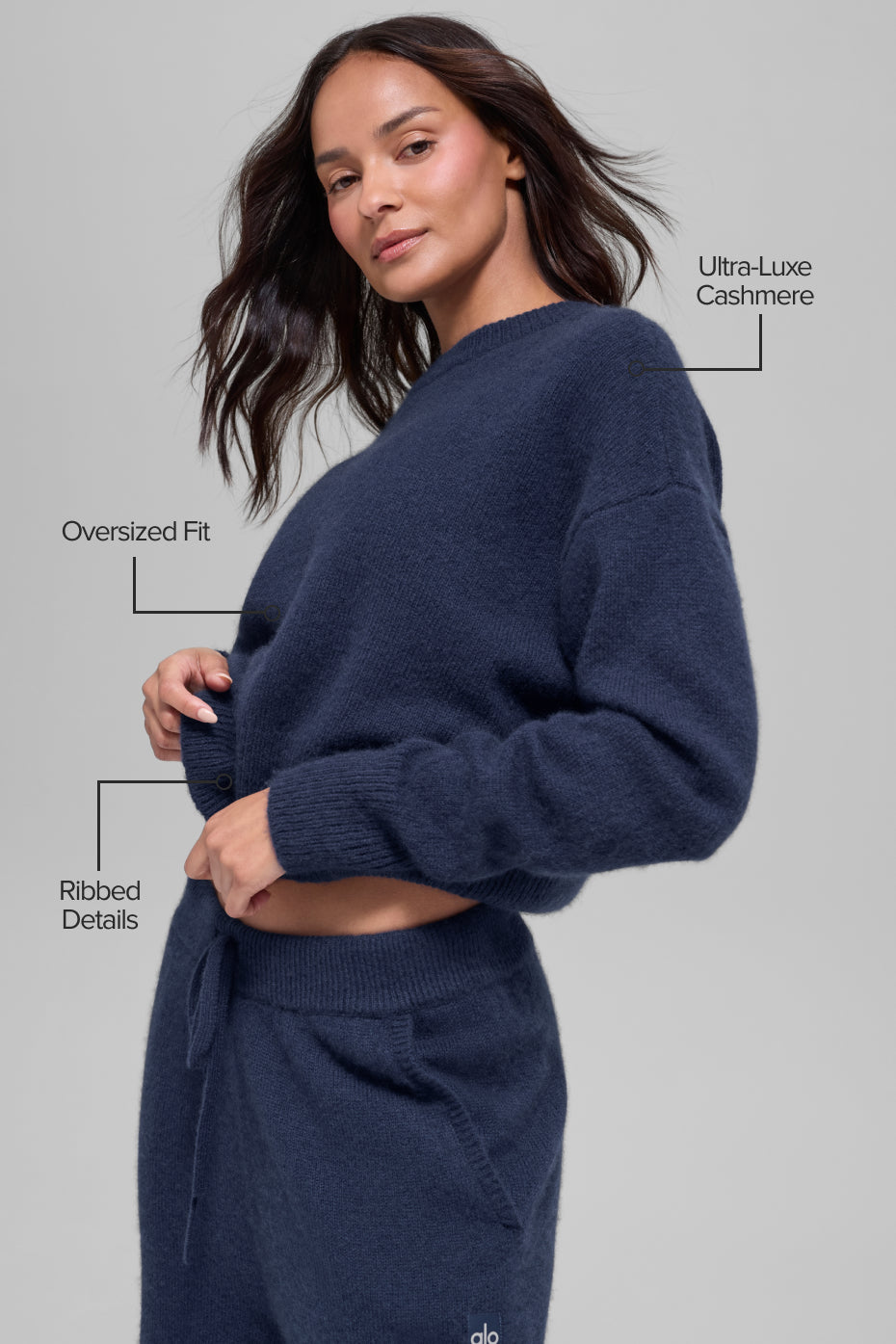 Alo Yoga Wool Cashmere Cropped New Class Crewneck Sweater - Navy - imagen 2
