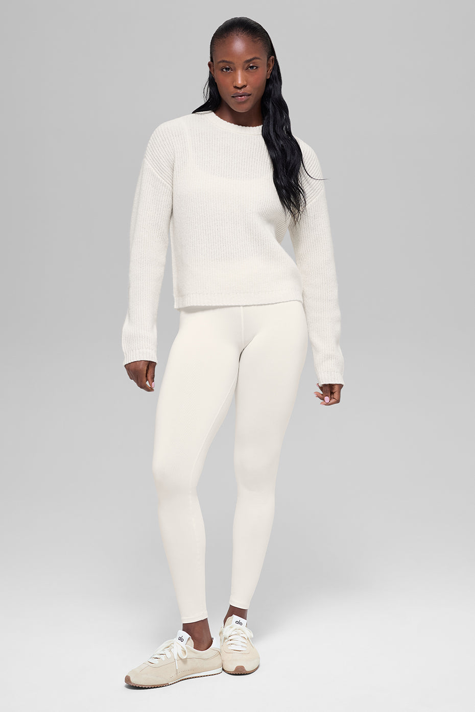 Alo Yoga Wool Cashmere Ribbed Noble Crewneck Sweater - Ivory - imagen 5