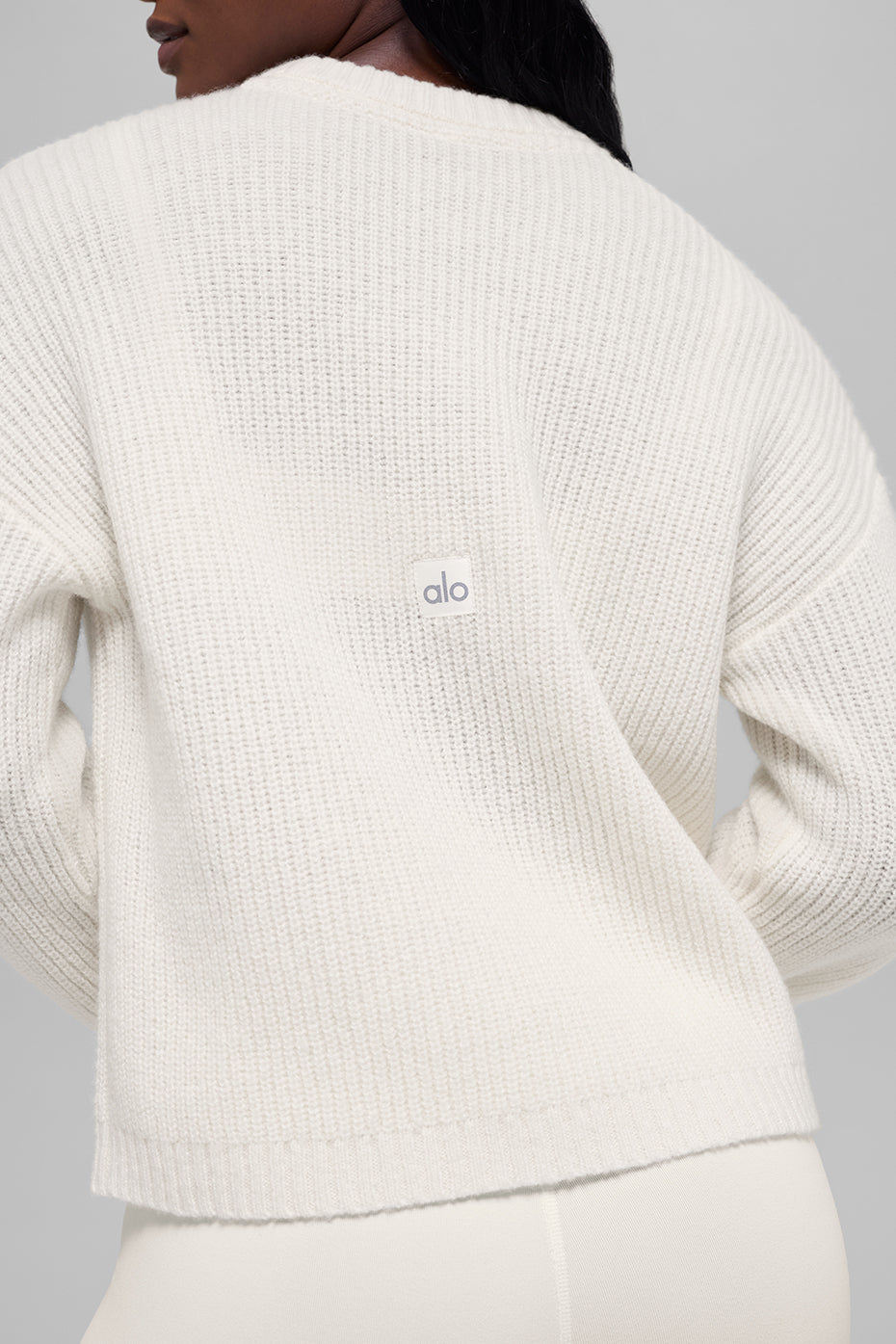 Alo Yoga Wool Cashmere Ribbed Noble Crewneck Sweater - Ivory - imagen 4