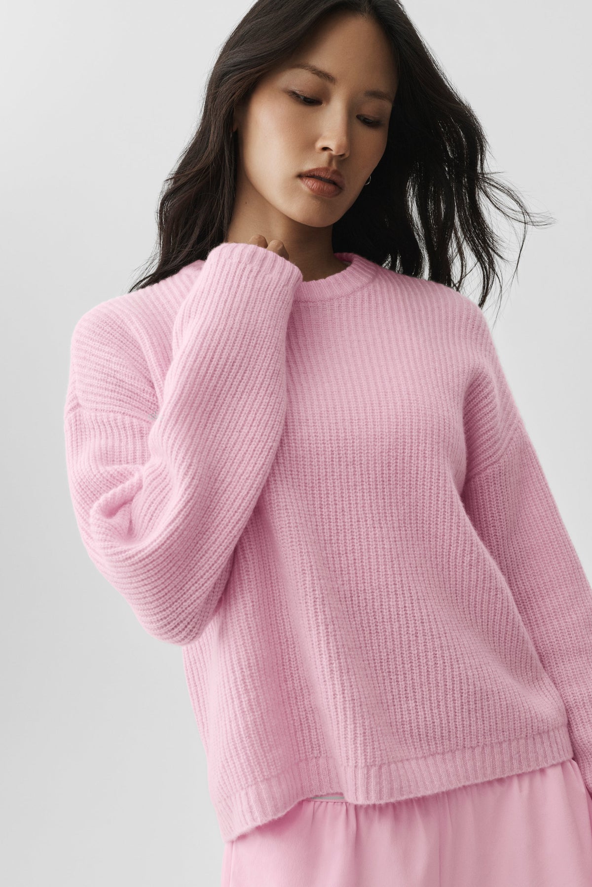 Alo Yoga Wool Cashmere Ribbed Noble Crewneck Sweater - Pink Marshmallow - imagen 3