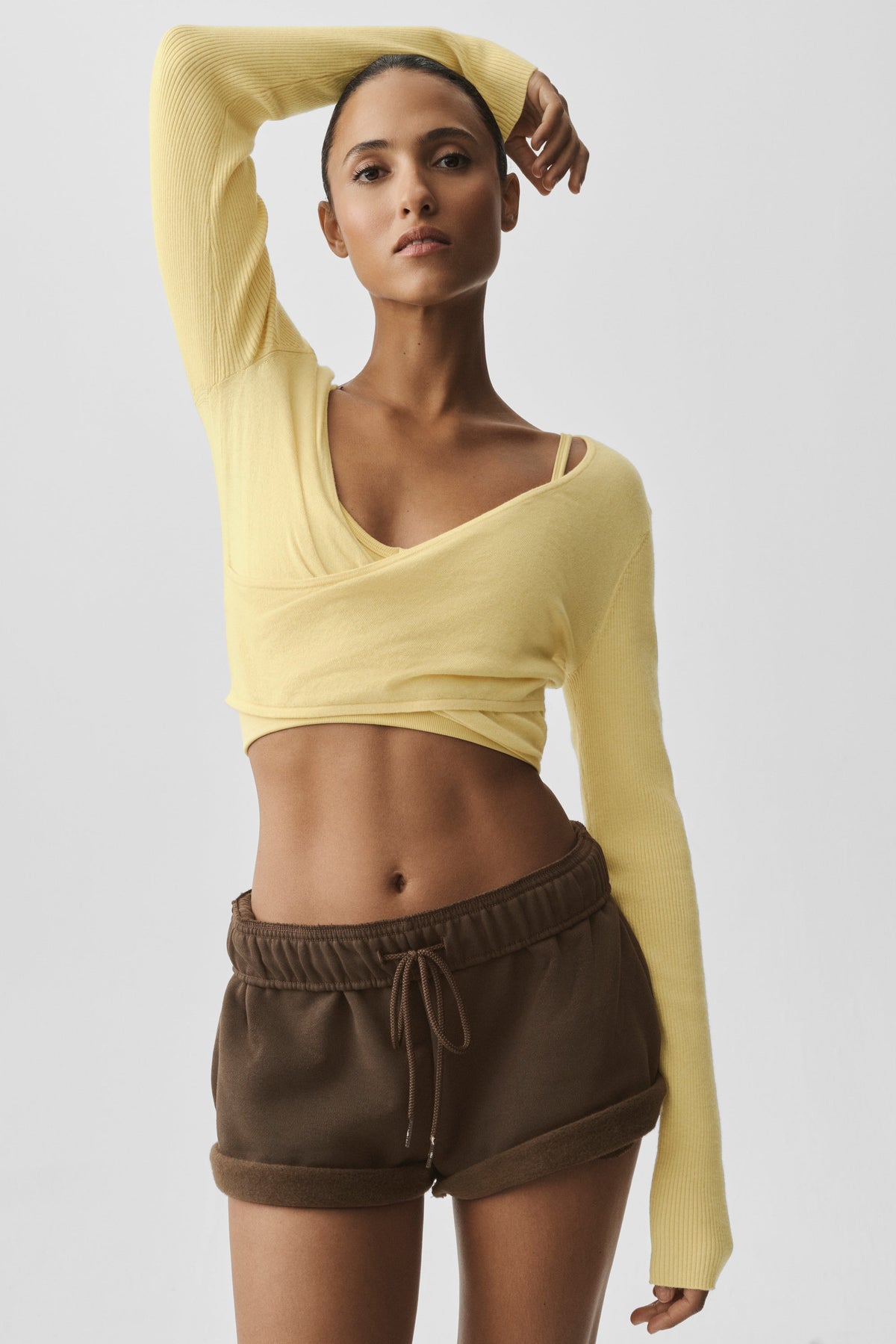 Alo Yoga Sweater Knit Crossover Long Sleeve - Warm Butter - imagen 1