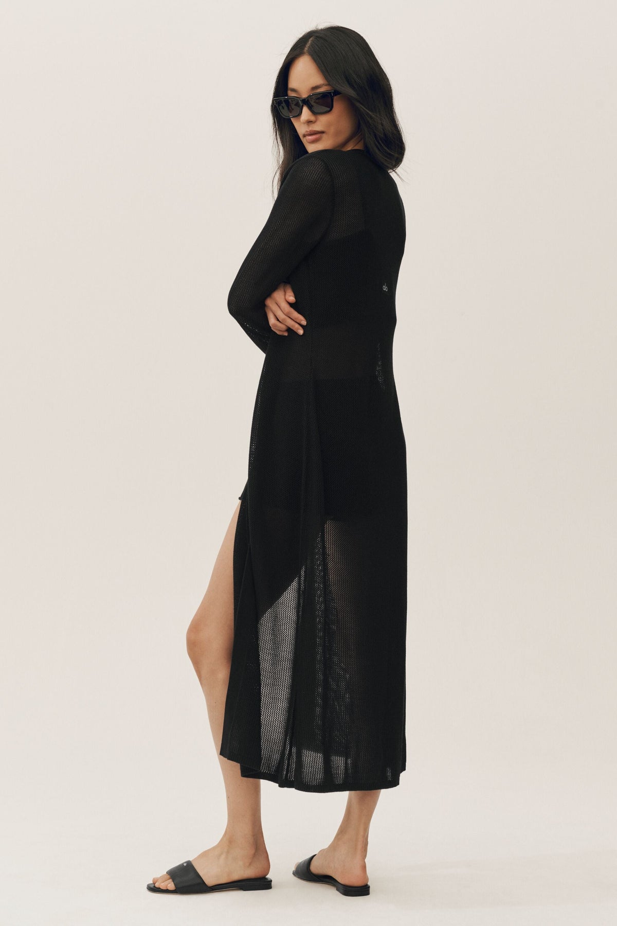Alo Yoga Silk Cashmere Heatwave Long Cardigan - Black - imagen 3