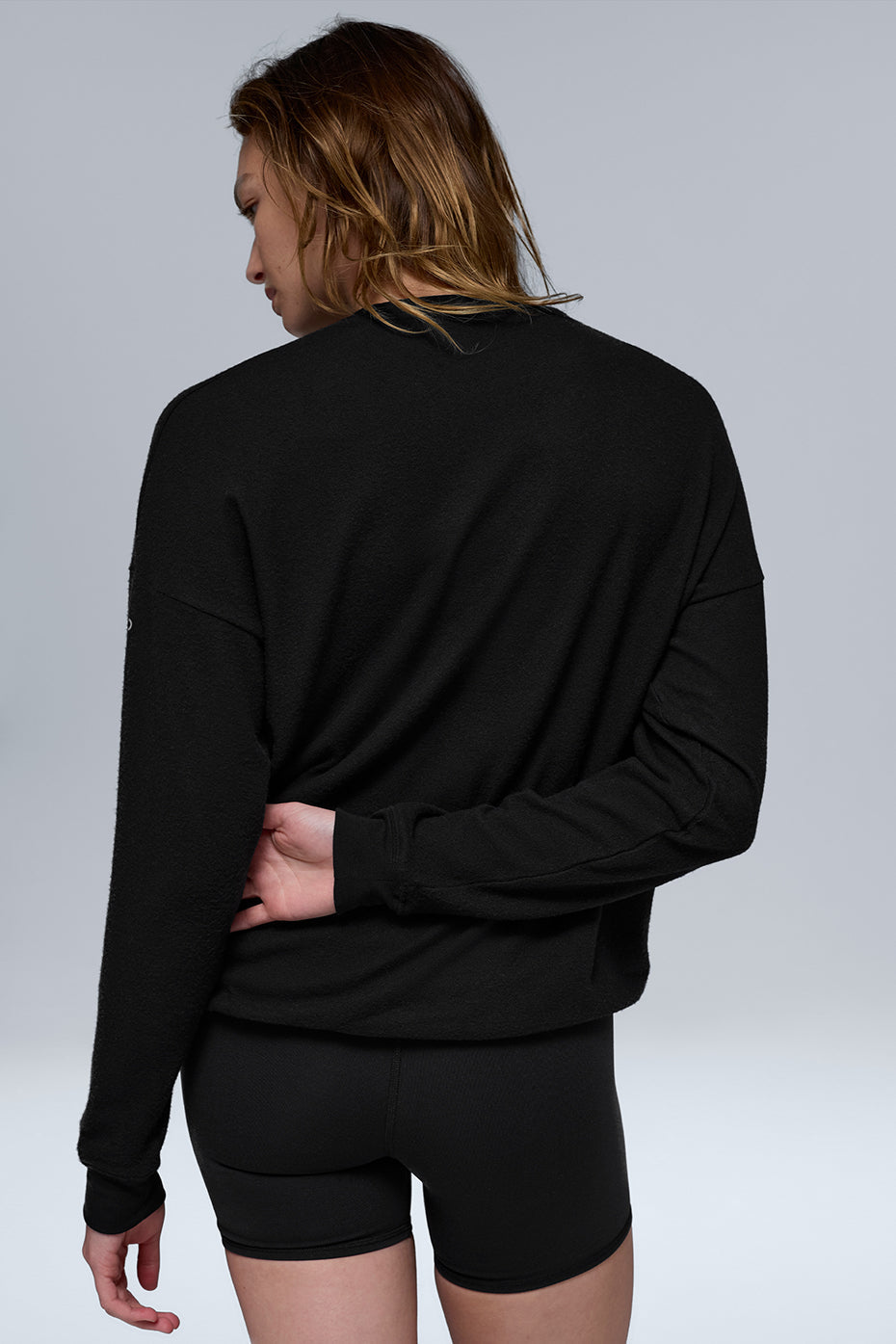 Alo Yoga Soho Pullover - Black - imagen 2