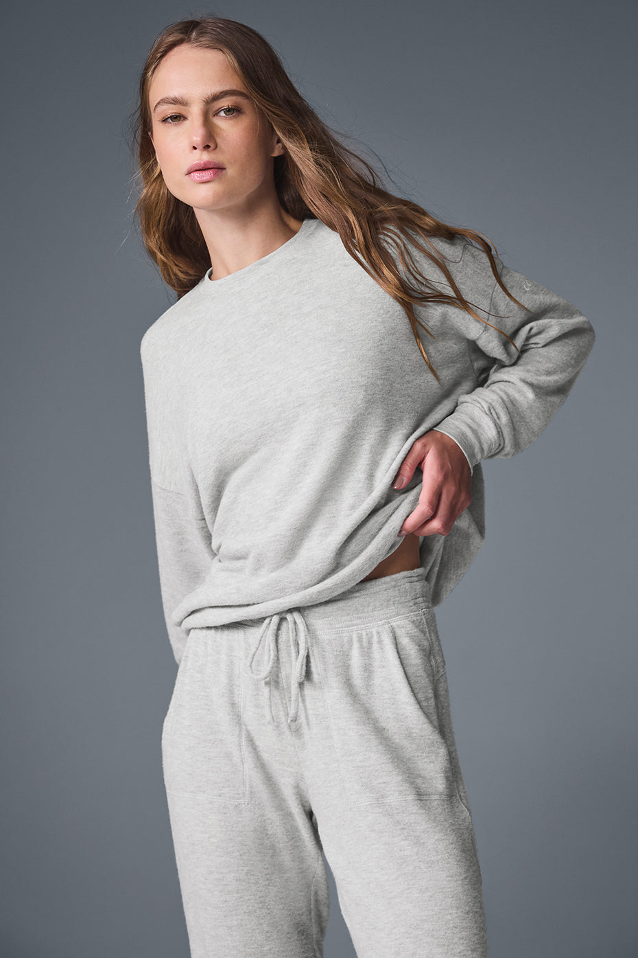 Alo Yoga Soho Pullover - Athletic Heather Grey - imagen 1