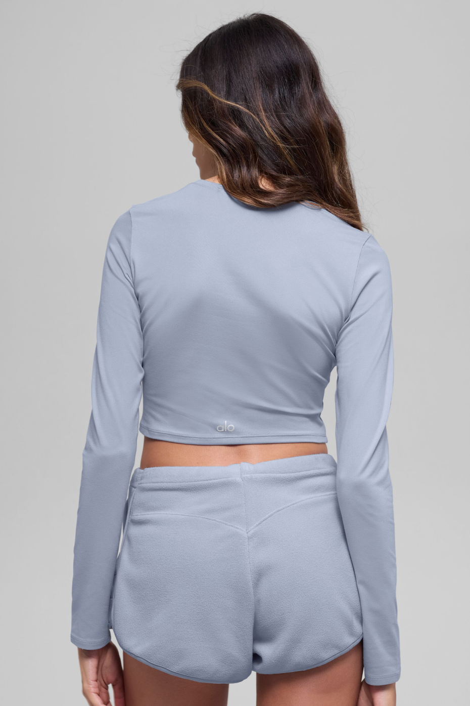 Alo Yoga Alosoft Crop Finesse Long Sleeve - Winter Frost - imagen 2