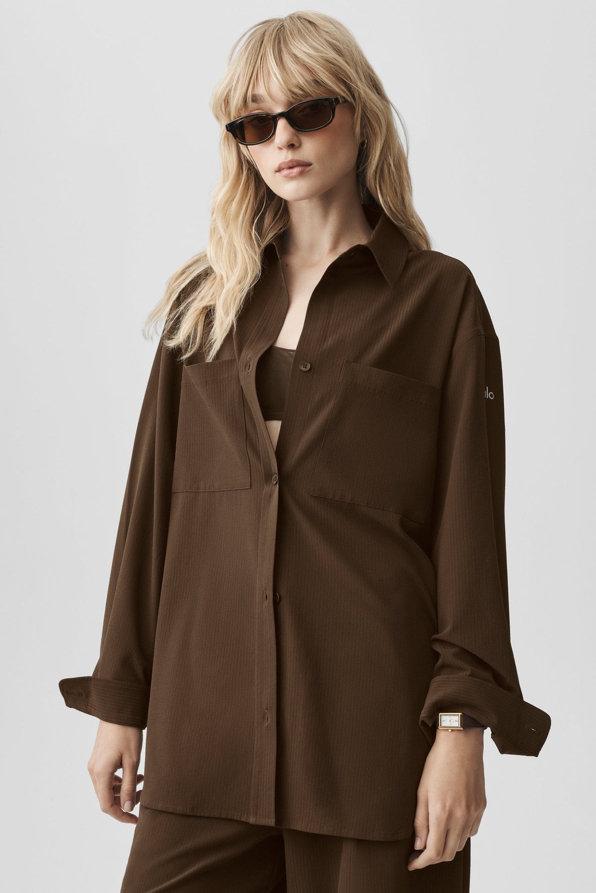 Alo Yoga Dreamscape Button Down Long Sleeve - Espresso - imagen 3