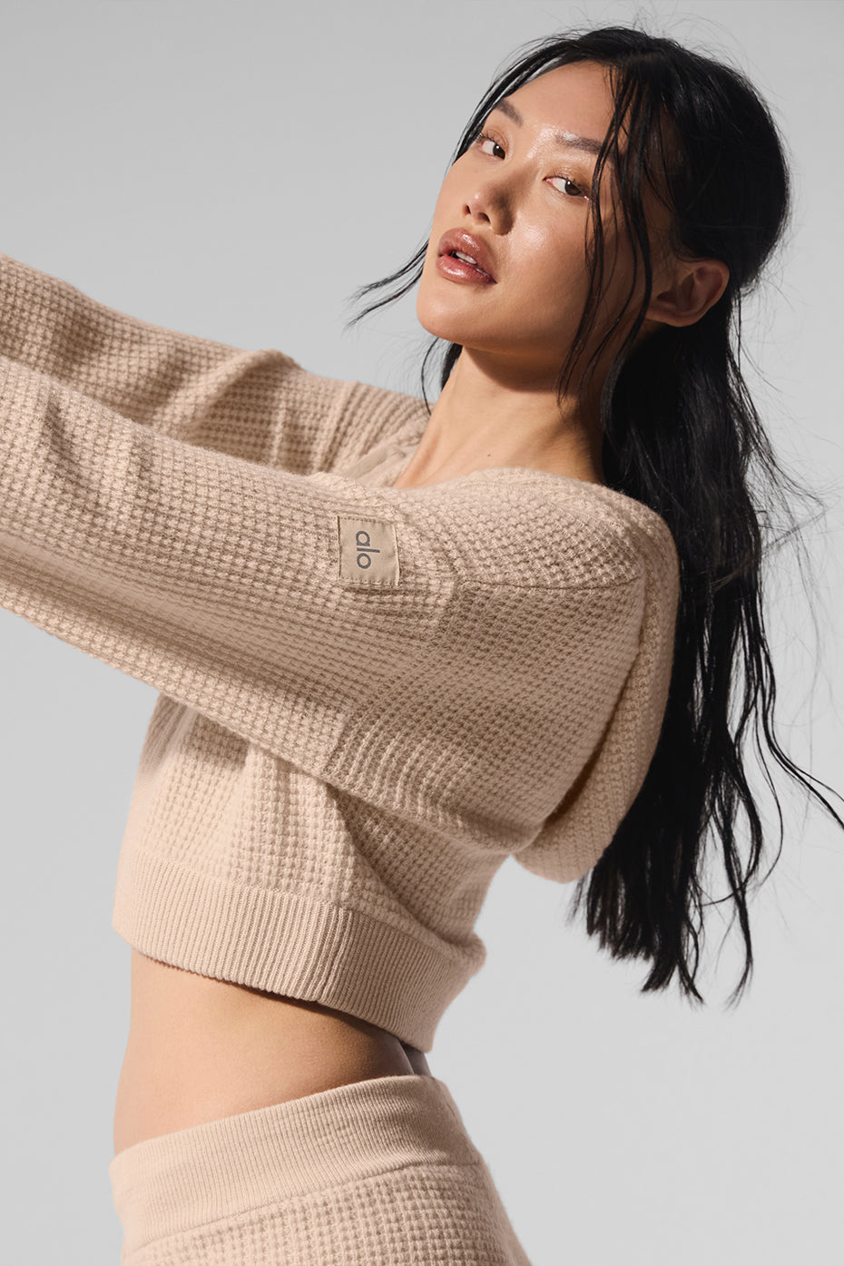 Alo Yoga Cashmere Plush Waffle Full Zip Hoodie - Macadamia Blush - imagen 4