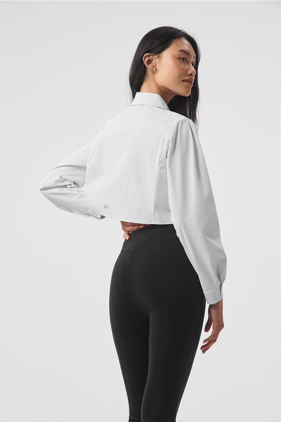 Alo Yoga Cropped Take Me Out Button Up - White - imagen 2