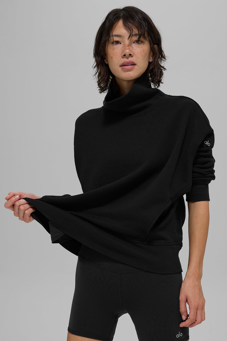Alo Yoga Hazy Mock Neck Pullover - Black - imagen 3