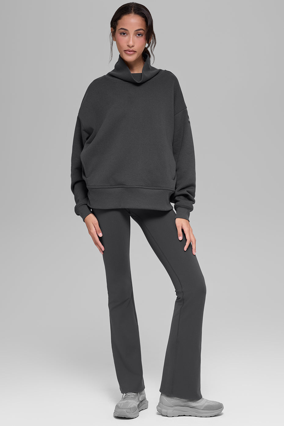 Alo Yoga Hazy Mock Neck Pullover - Anthracite - imagen 4