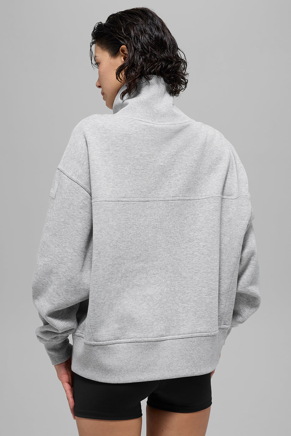 Alo Yoga Hazy Mock Neck Pullover - Athletic Heather Grey - imagen 3