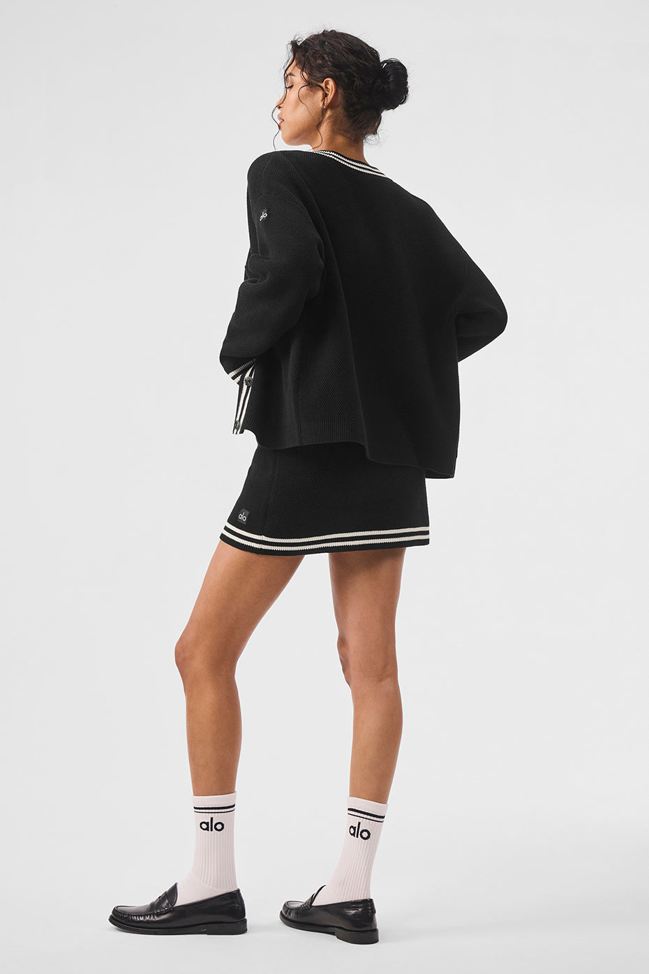 Alo Yoga Tennis Club Sweater Knit Cardigan - Black/Ivory - imagen 5