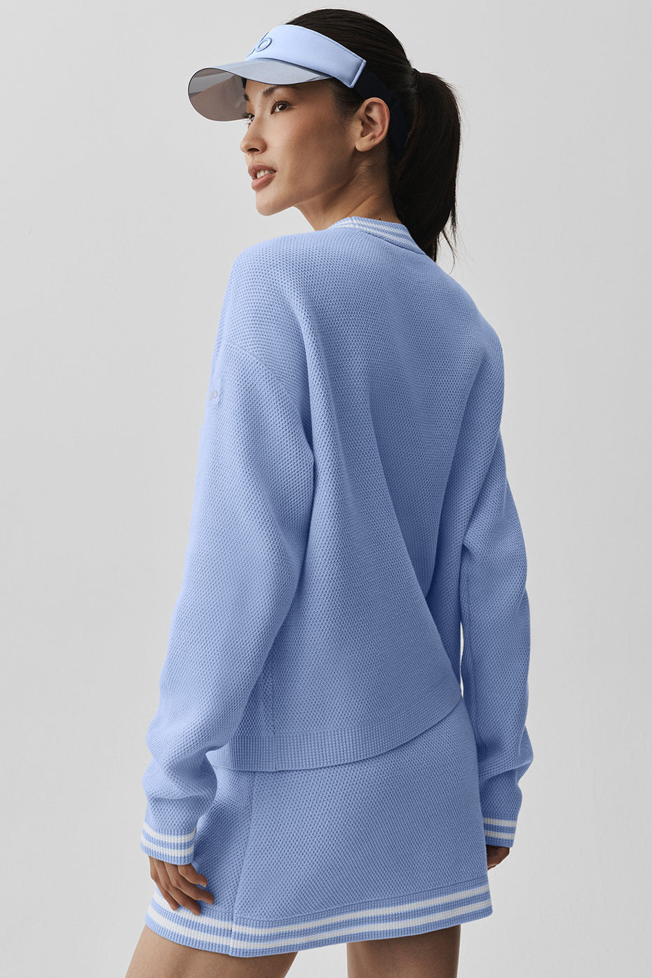 Alo Yoga Tennis Club Sweater Knit Cardigan - Light Provence Blue/White - imagen 2