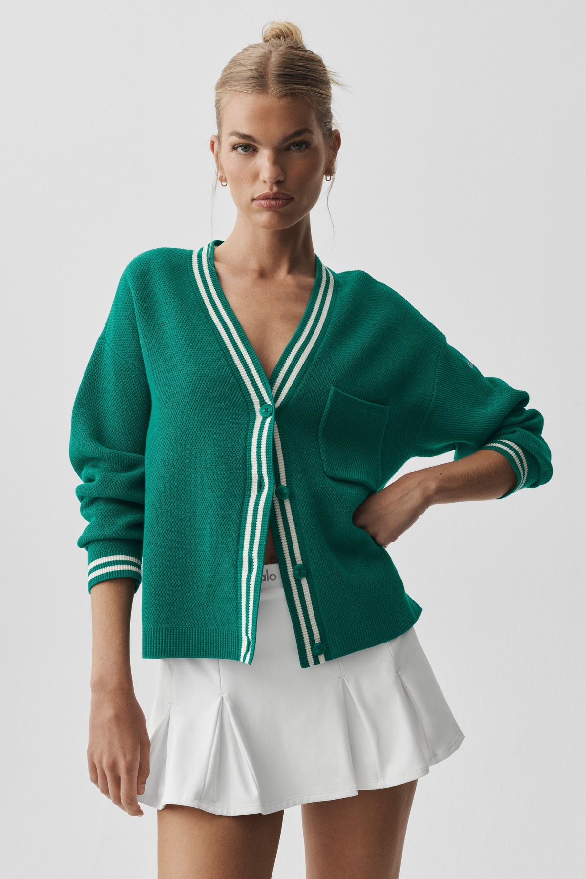 Alo Yoga Tennis Club Sweater Knit Cardigan - Emerald Isle/Ivory - imagen 1
