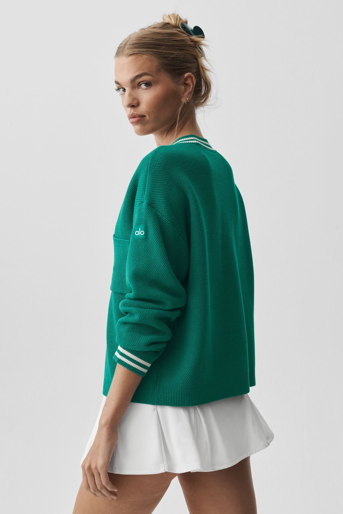 Alo Yoga Tennis Club Sweater Knit Cardigan - Emerald Isle/Ivory - imagen 2