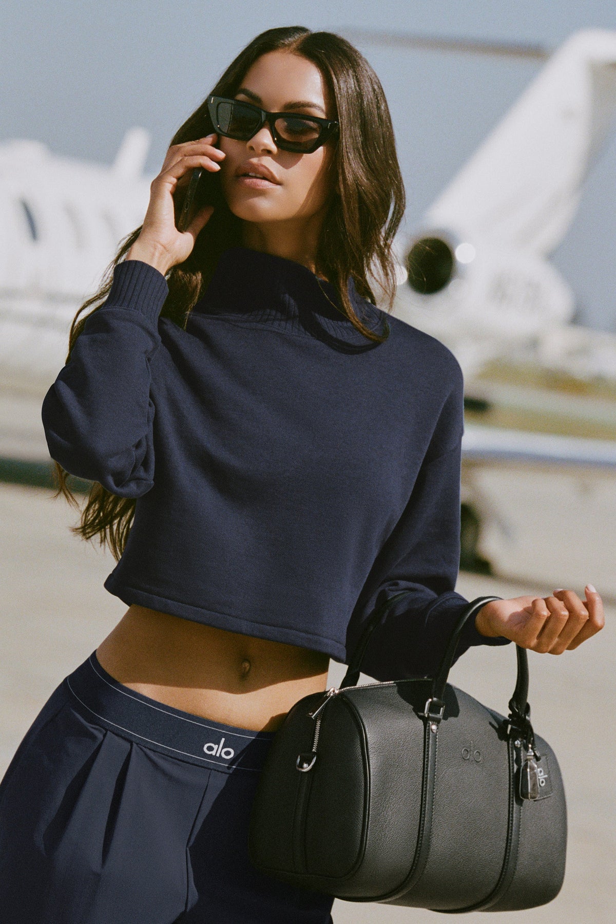 Alo Yoga Cropped Serenity Coverup - Navy - imagen 1
