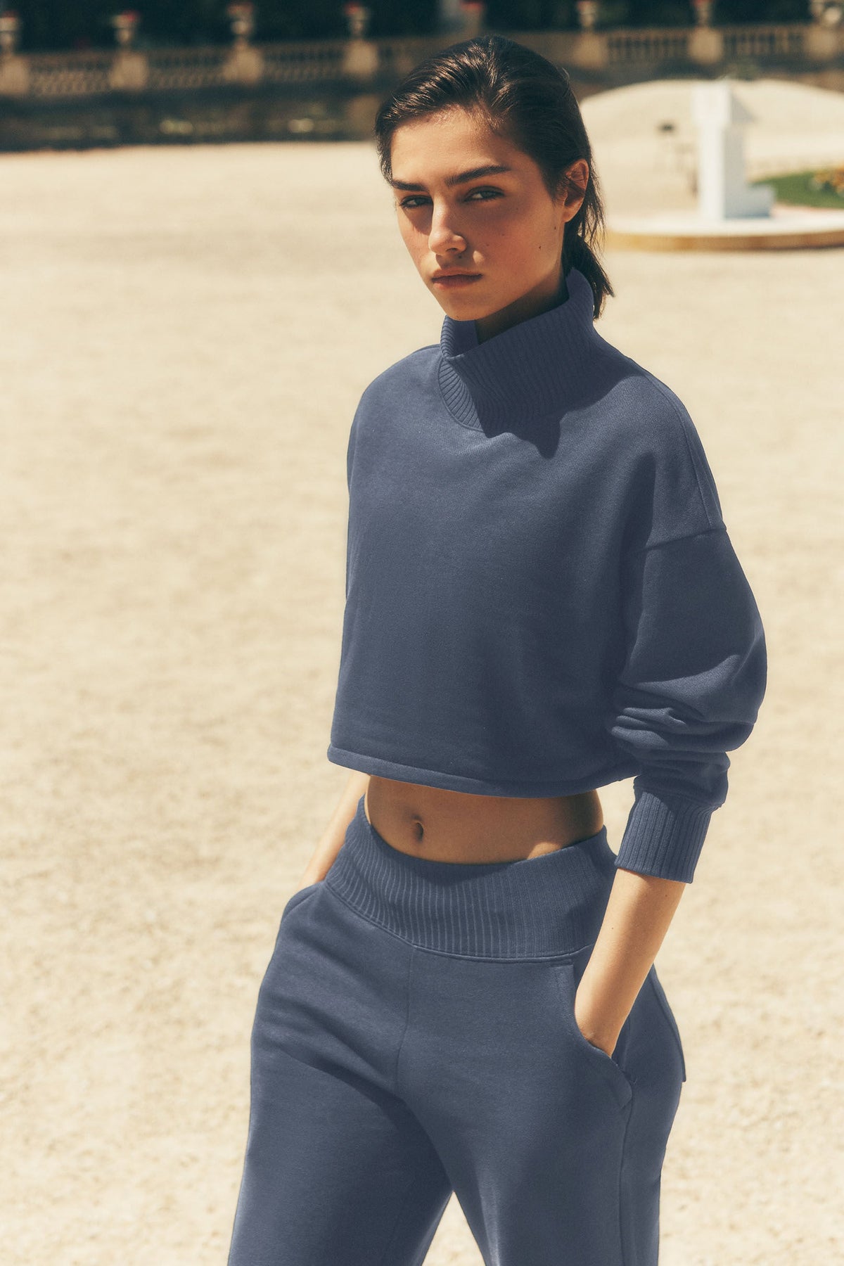 Alo Yoga Cropped Serenity Coverup - Bluestone - imagen 1