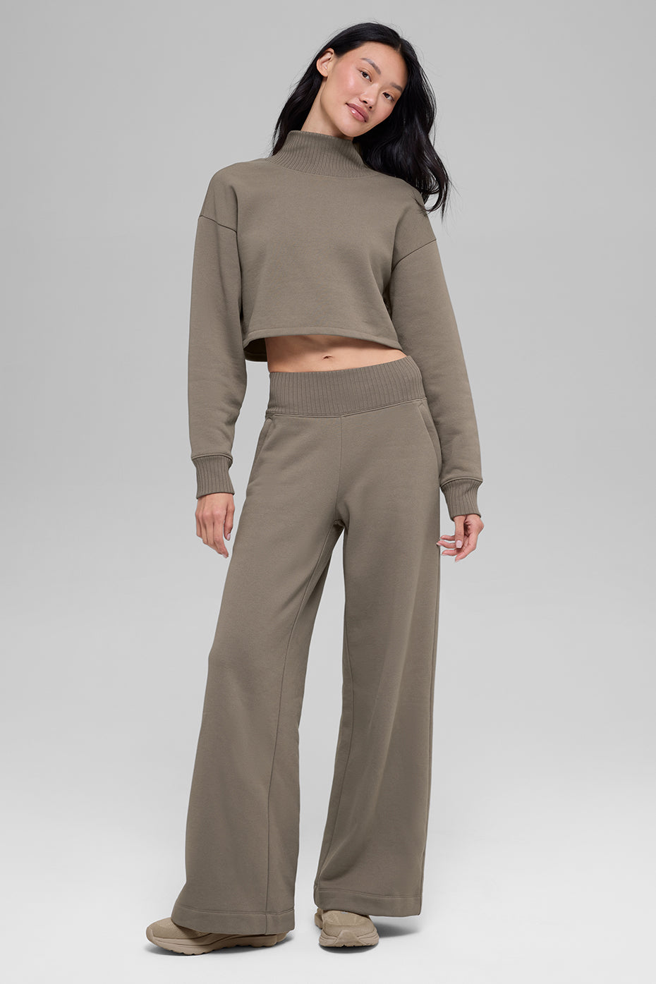 Alo Yoga Cropped Serenity Coverup - Light Cocoa - imagen 5
