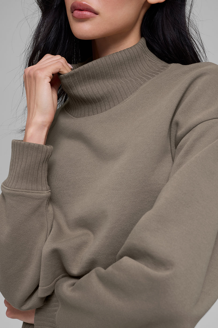 Alo Yoga Cropped Serenity Coverup - Light Cocoa - imagen 3