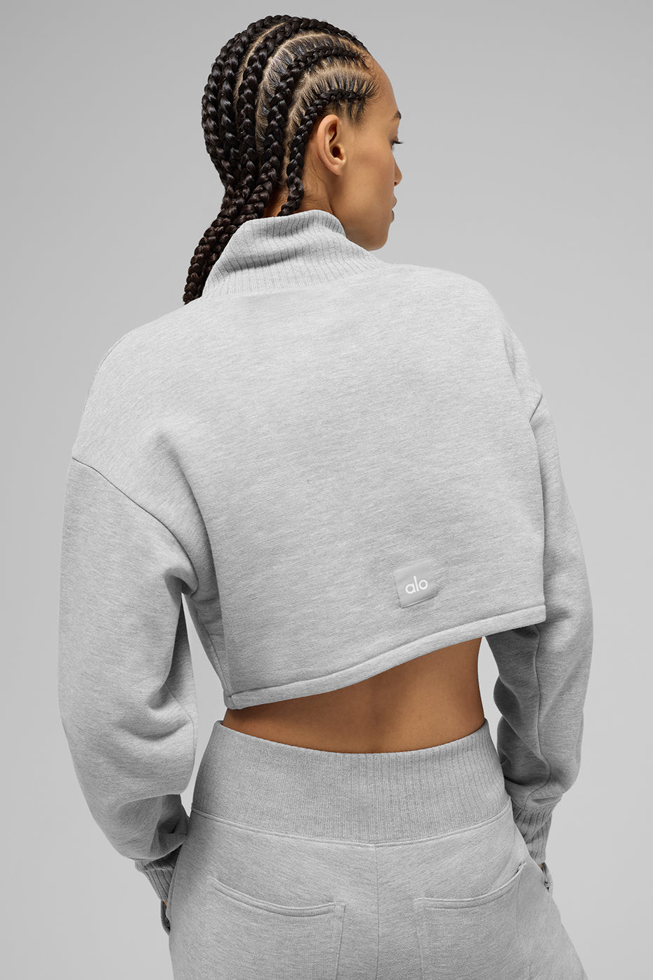 Alo Yoga Cropped Serenity Coverup - Athletic Heather Grey - imagen 4