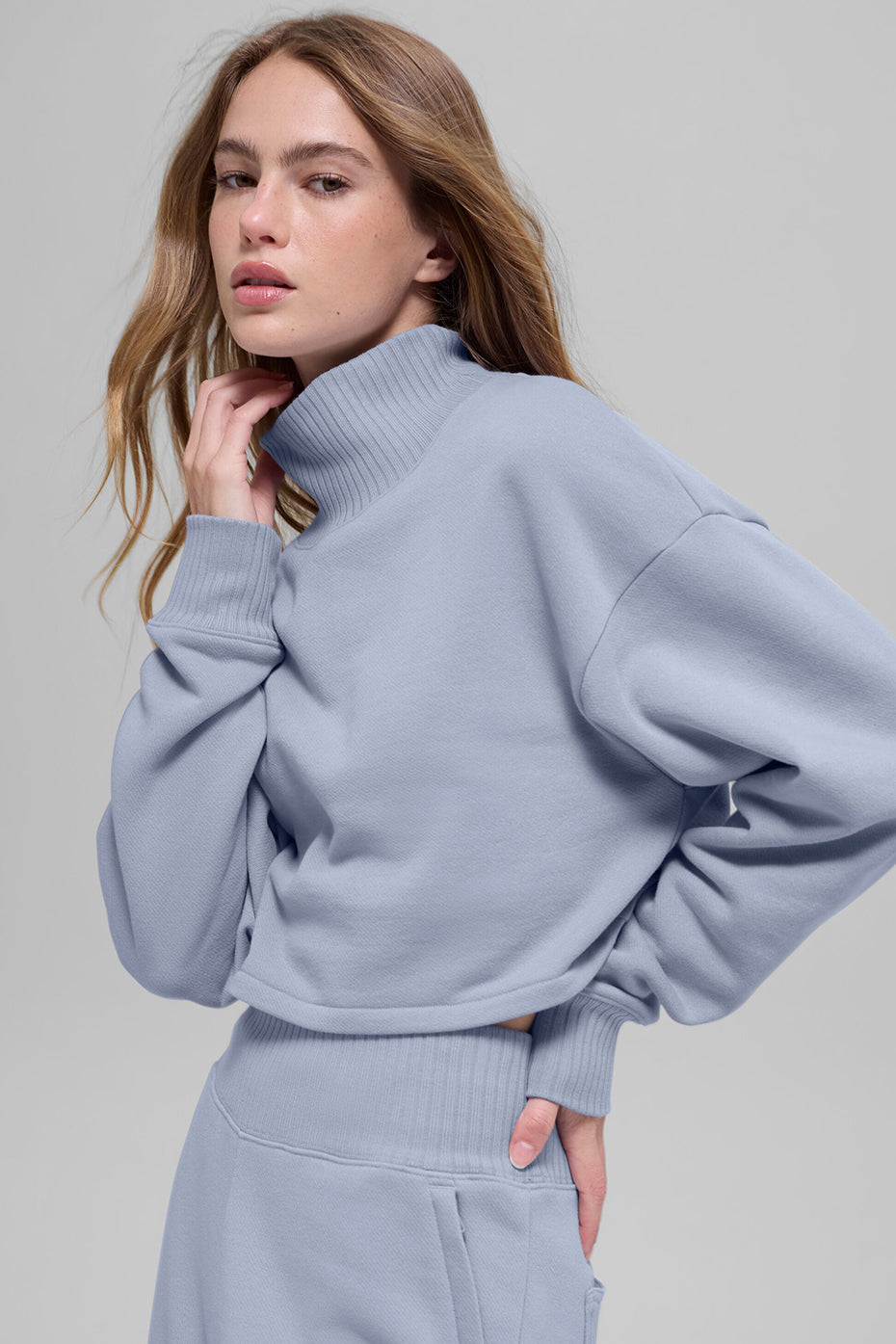 Alo Yoga Cropped Serenity Coverup - Winter Frost - imagen 3