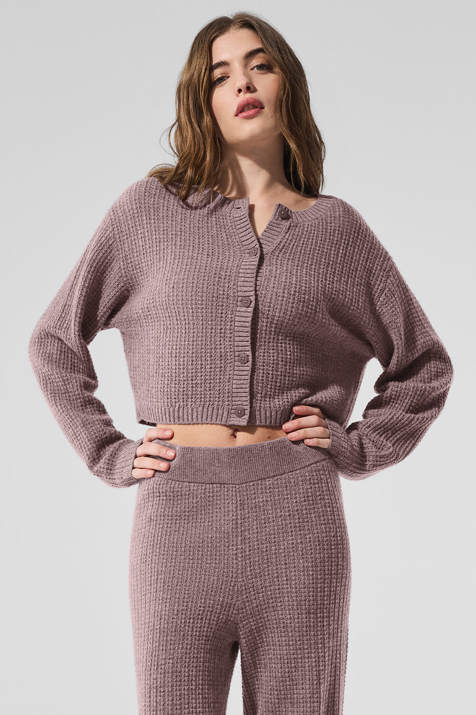 Alo Yoga Cashmere Plush Waffle Cardigan - Mushroom Heather - imagen 1