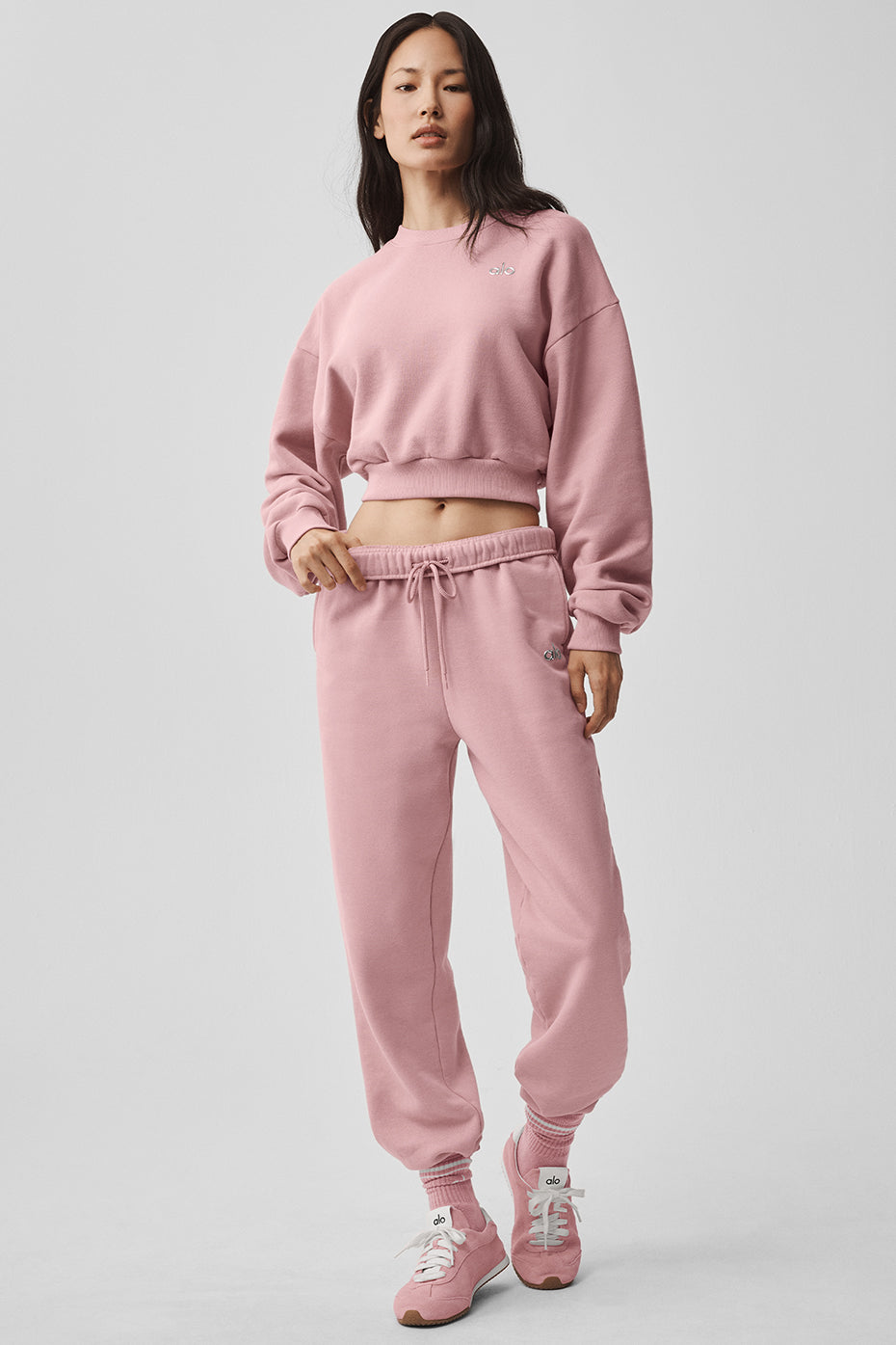 Alo Yoga Cropped Accolade Crewneck - Vintage Pink - imagen 6