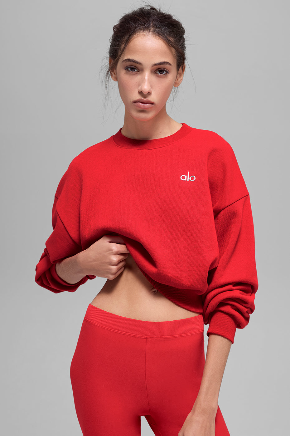 Alo Yoga Cropped Accolade Crewneck - Bright Red - imagen 1