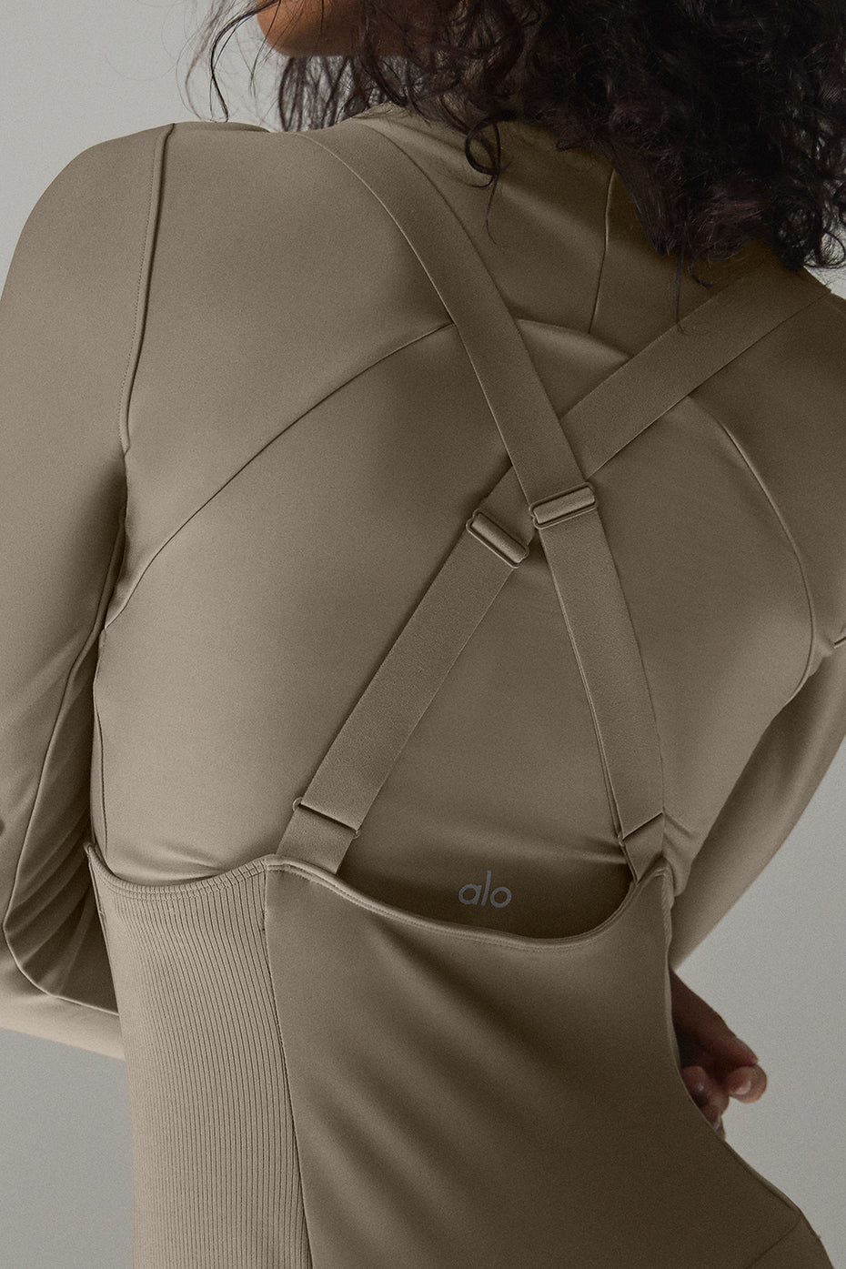 Alo Yoga Airlift Winter Warm Mesh Ski Time Long Sleeve - Light Cocoa - imagen 2