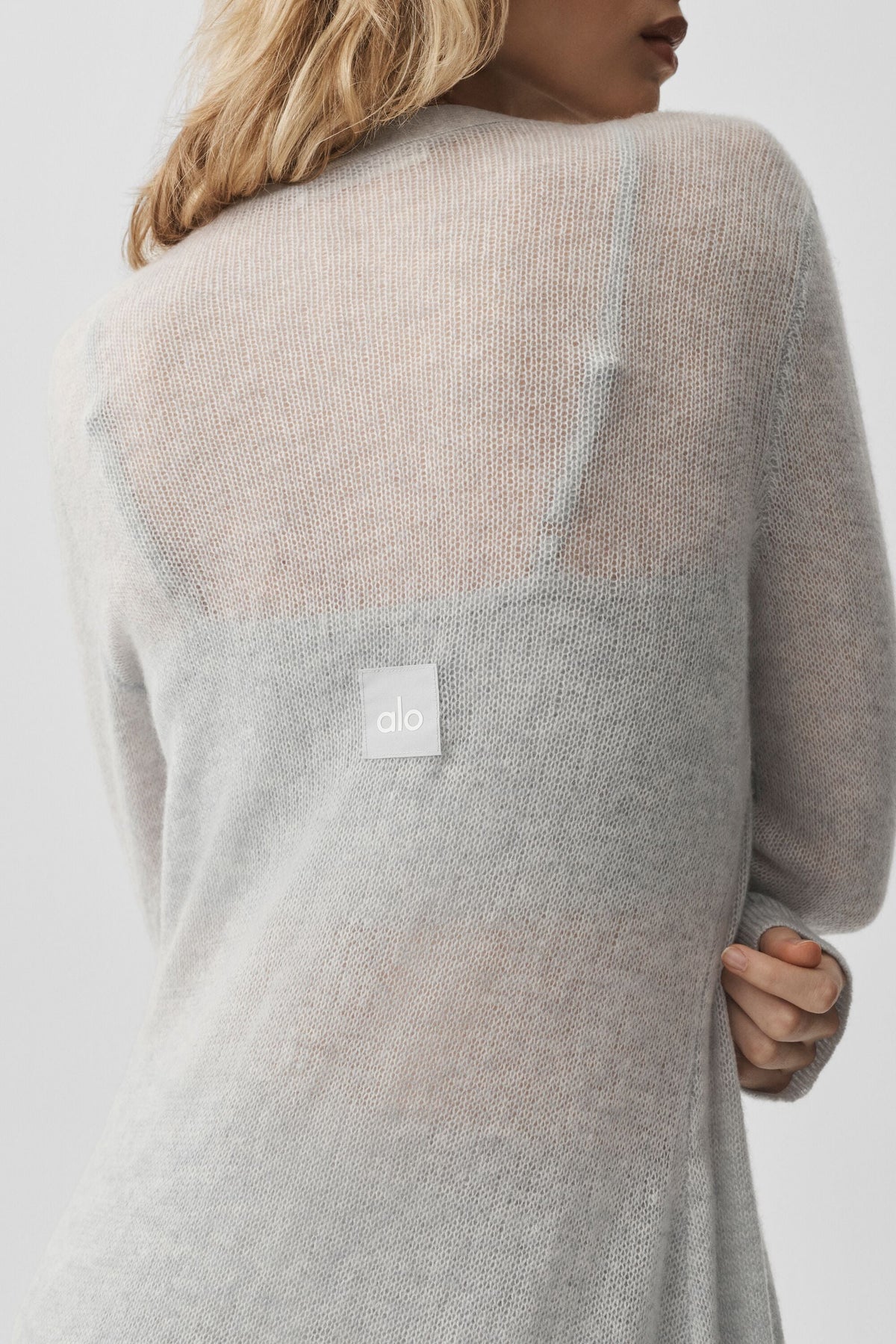 Alo Yoga Sheer Cashmere Long Cardigan - Athletic Heather Grey - imagen 4