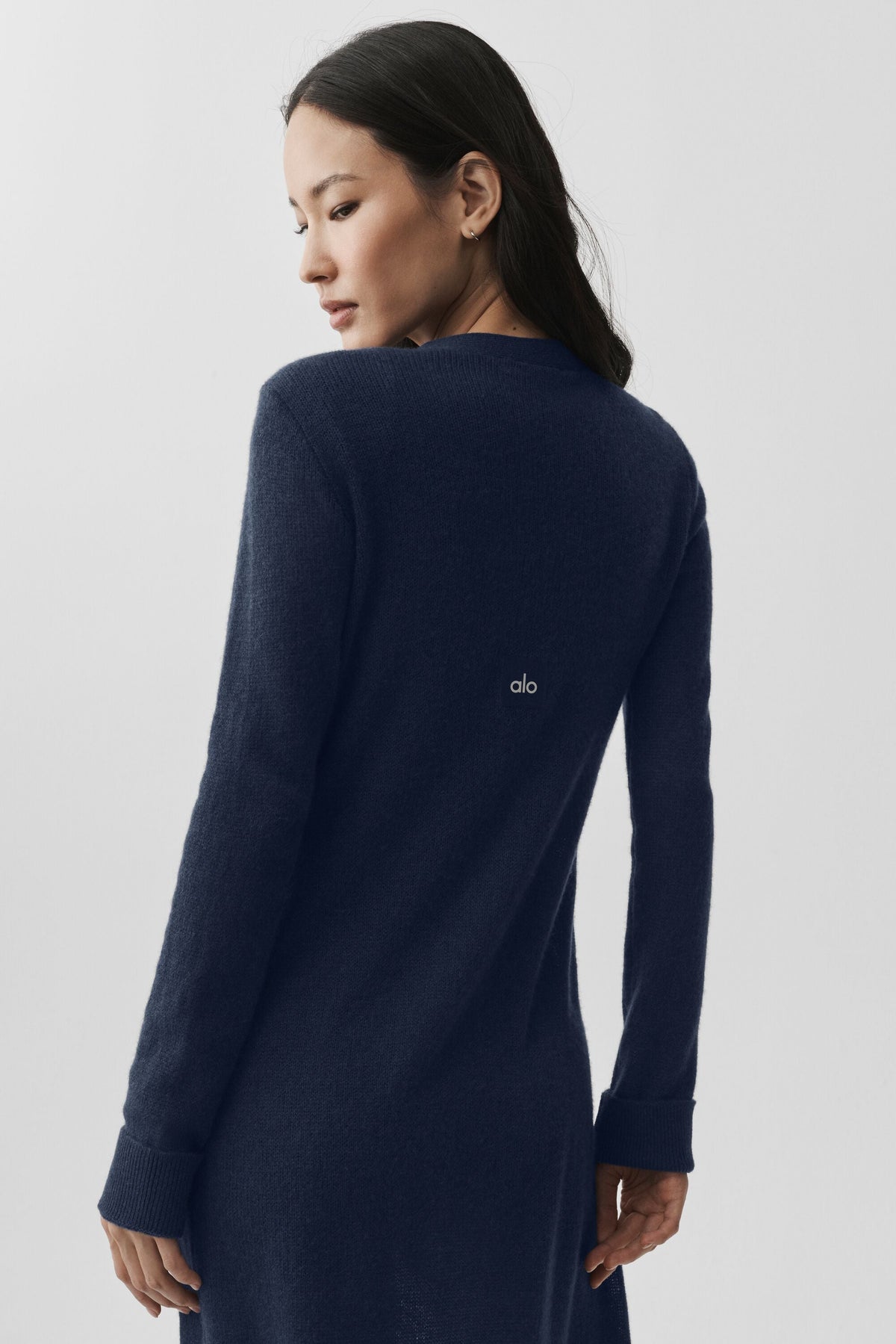Alo Yoga Sheer Cashmere Long Cardigan - Navy - imagen 4