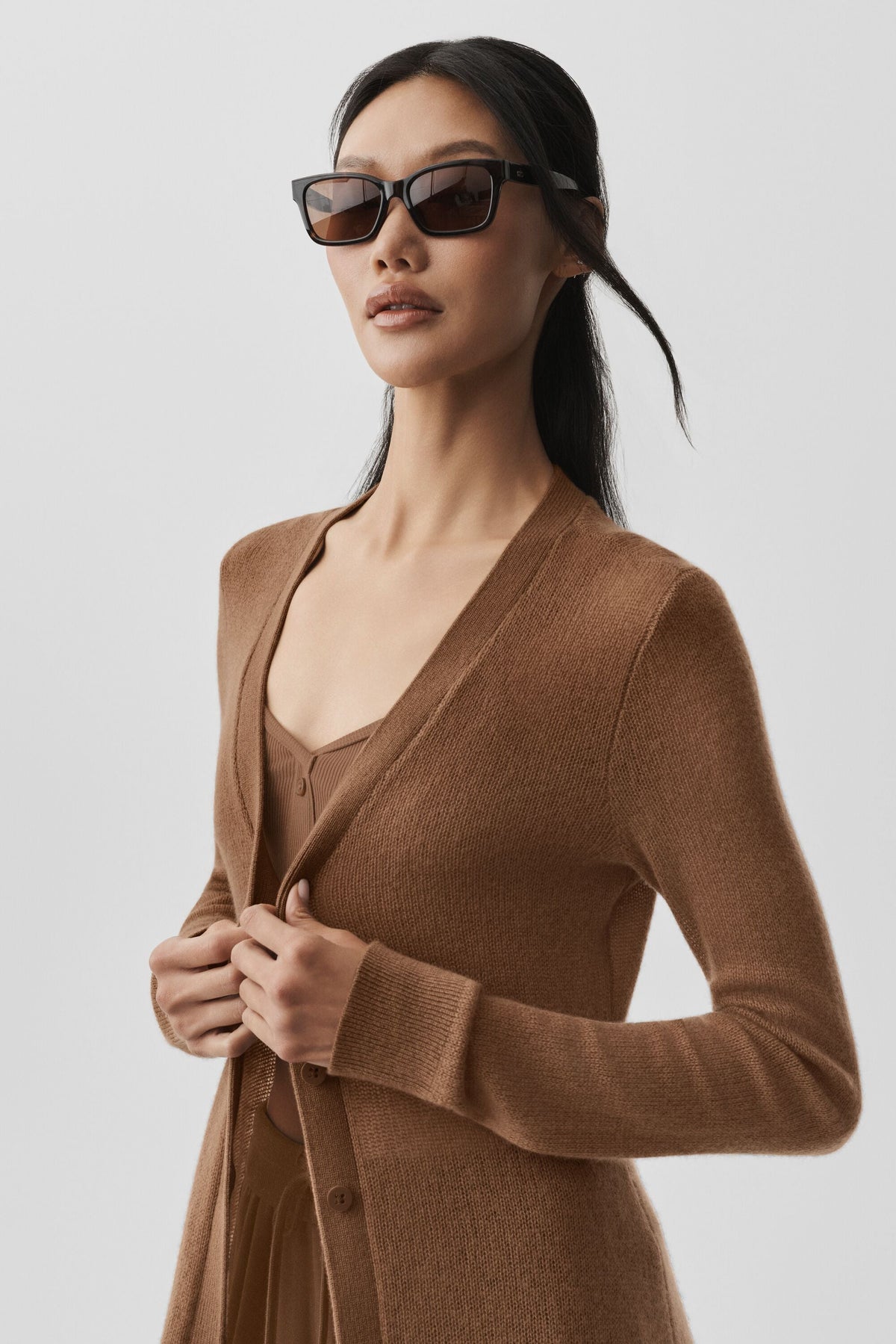 Alo Yoga Sheer Cashmere Long Cardigan - Sun Kissed Brown - imagen 4